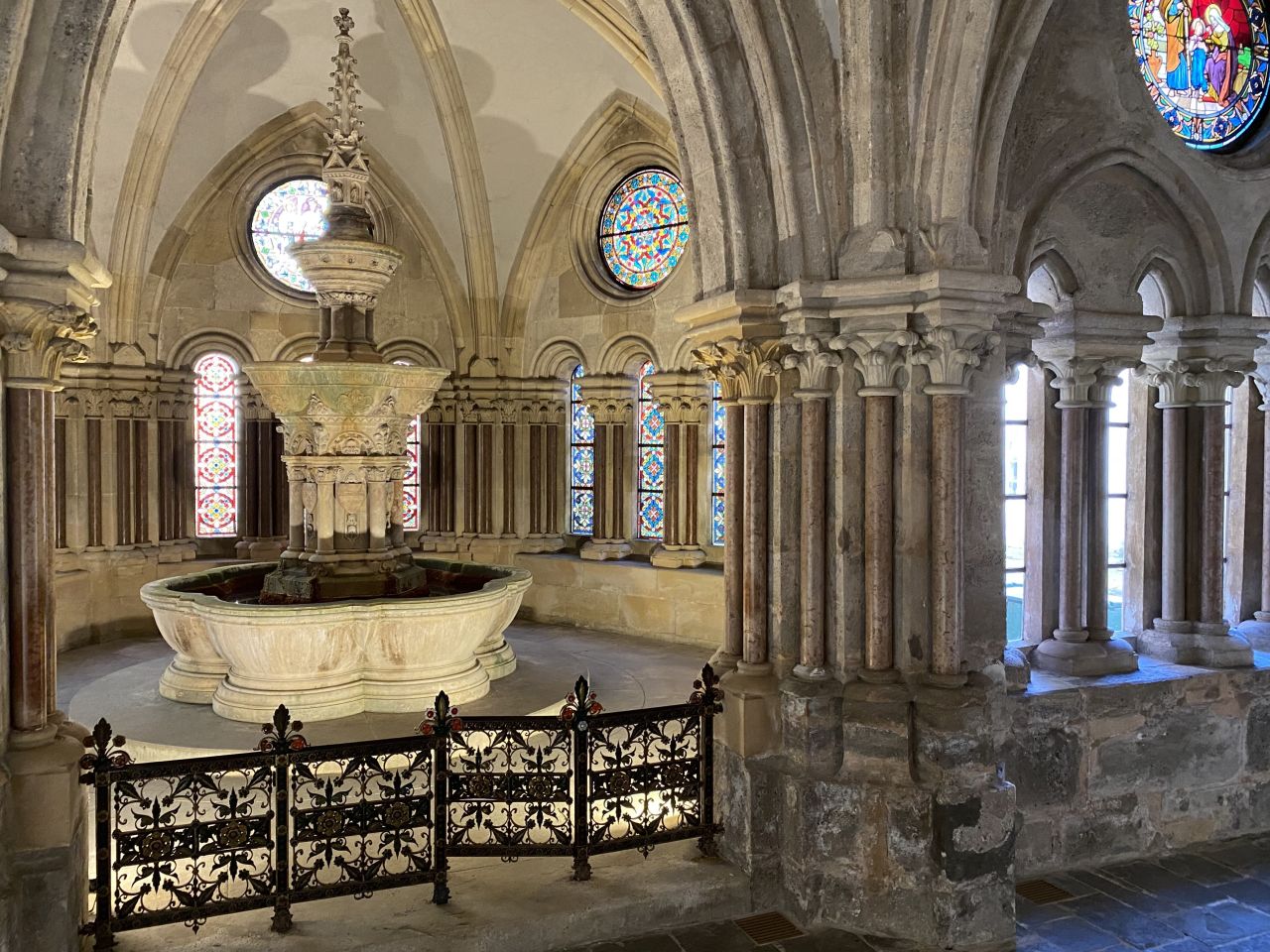 Blick in den Kreuzgang des Stifts